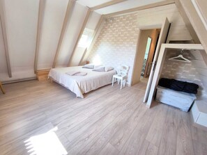 4 bedrooms, iron/ironing board, bed sheets - Maison Typique Périgord Noir (Savignac-de-Miremont)