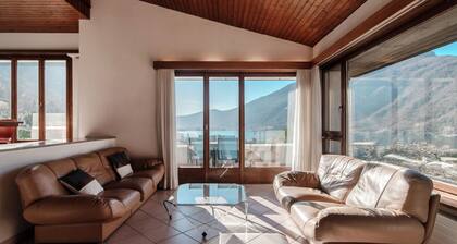 Flat in the Gulf of Melano (Miralago)