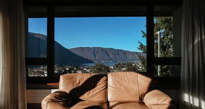 Flat in the Gulf of Melano (Miralago)