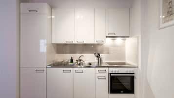 Fridge, microwave, oven, coffee/tea maker