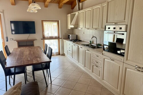 Ai Fol 6 - Center and Station