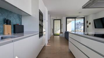 Mikrowelle, Ofen, Herdplatte, Geschirrspüler