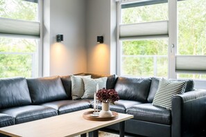 Smart TV - Neuws Holidayhome Panda with terrace on south, near woods (Ballum)