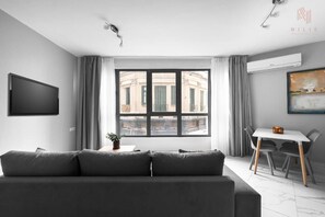 Studio Deluxe, cuisine | Vue sur la ville