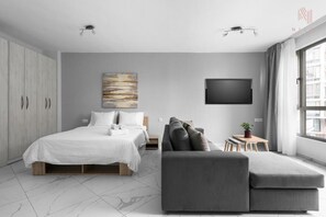 Deluxe-studio, keittiö | Yksilöllisesti sisustettu, yksilöllisesti kalustettu