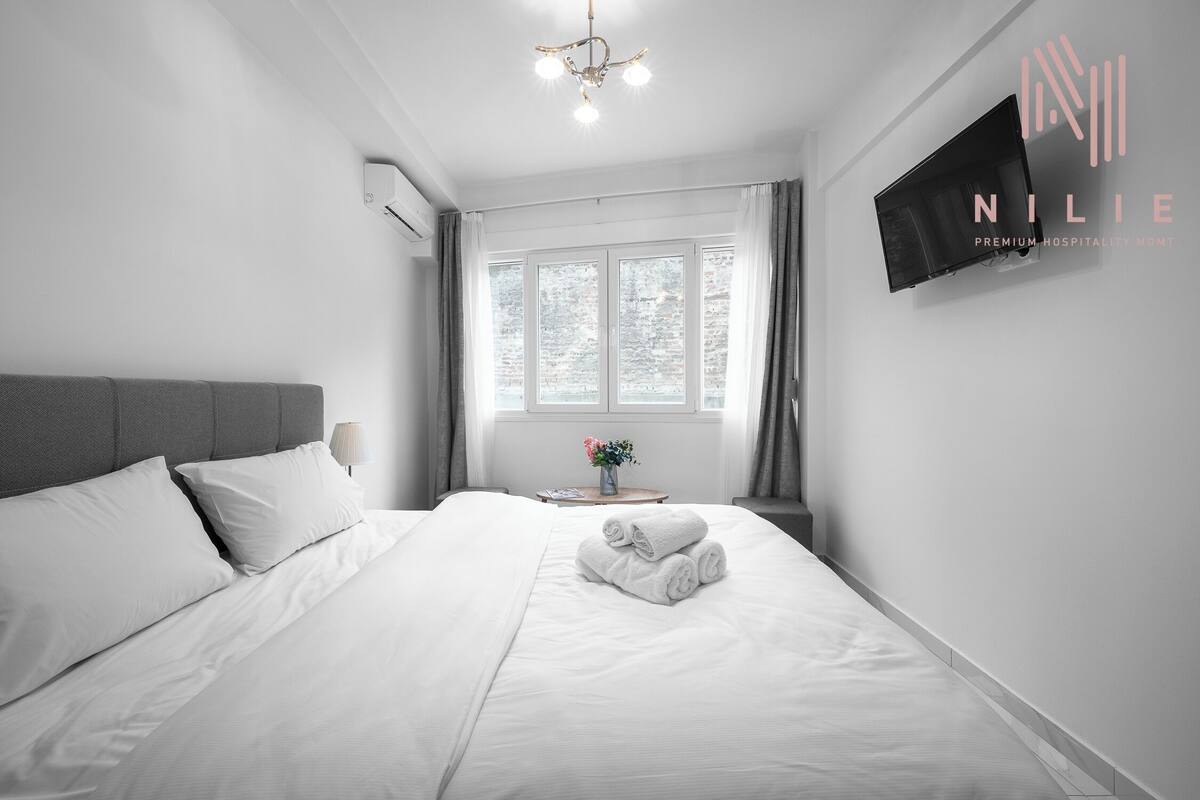Standard Studio | Laptop workspace, soundproofing, cots/infant beds, free WiFi