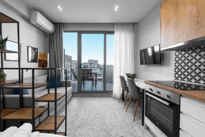 Studio, parveke, kaupunkinäköala | Näkymä huoneesta