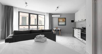 Avenue Studios & Apartments, Nilie Hospitality MGMT