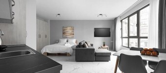 Avenue Studios & Apartments, Nilie Hospitality MGMT