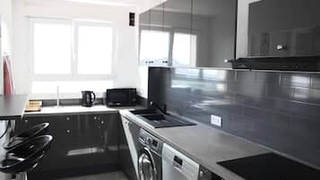 Réfrigérateur, micro-ondes, four, lave-vaisselle