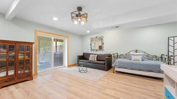 3 عدّة غرف نوم وبديكورات فريدة لكل غرفة وطراز فريد لكل وحدة ومكتب