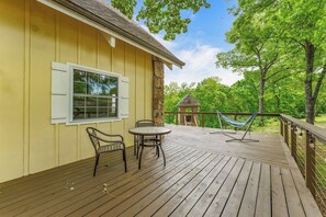 Terrace/patio - Branson's Crystal Cabin (Omaha)