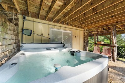 Branson's Crystal Cabin