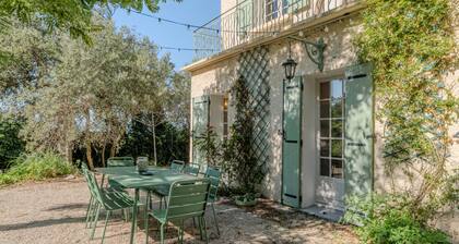 Villa Provencale avec une trÚs grande piscine sécurisée et sans vis à vis