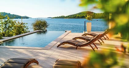 Sea front Villa Draga - infinity pool