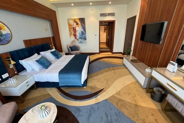 Minibar, wifi gratis, ropa de cama