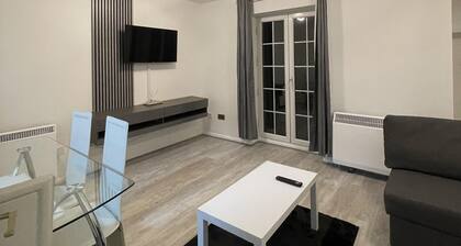 Cosy Cardiff Apartment Near City Centre