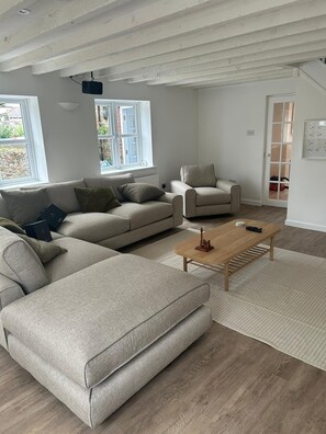 Smart-TV, videospill, stereoanlegg og PC-skjermer