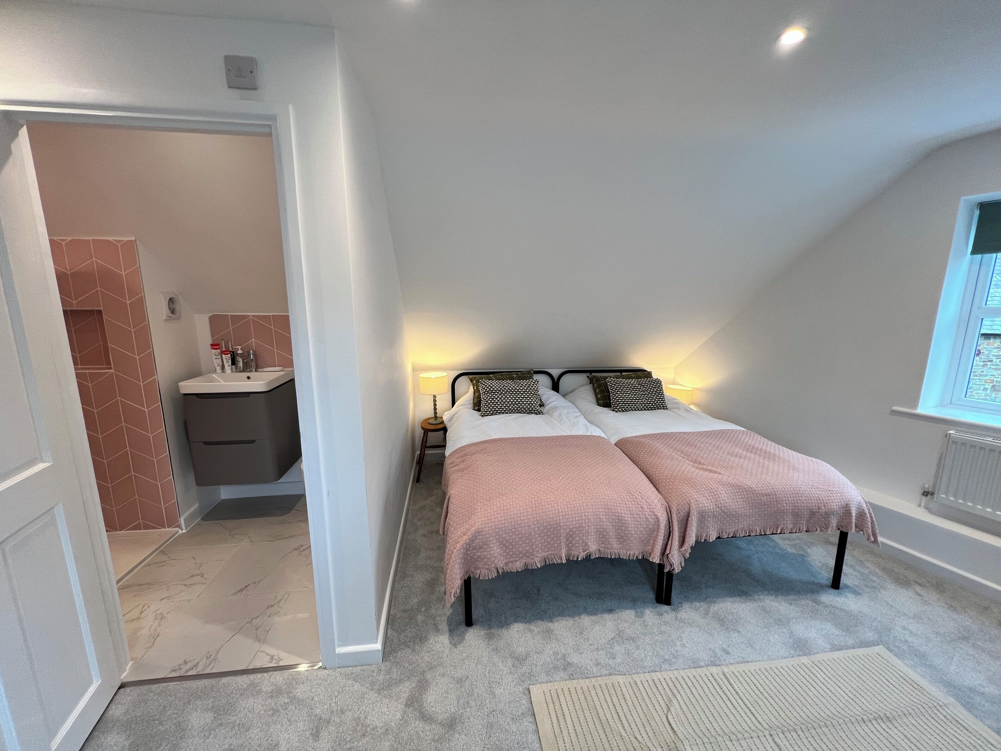 4 bedrooms, desk, iron/ironing board, travel cot