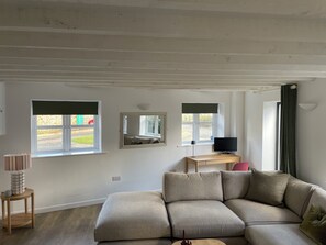 Téléviseur connecté, jeux vidéo, chaîne audio, écran d’ordinateur