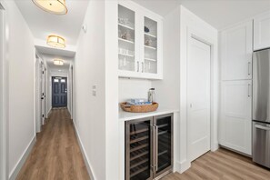 Interior - Coastal Inspired Three Bedroom Oceanfront Condo (Ocean City)