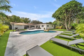 Pool - Miami Casa Bella I Near Beaches, heated Pool. (North Miami)