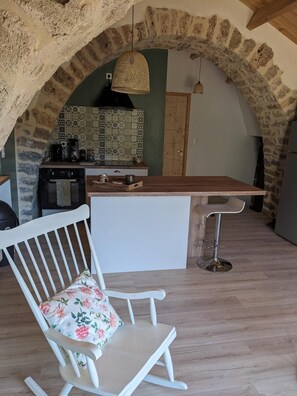 Interior - Logis Maïlou, Pour un Moment Suspendu à 5 Minutes à Pieds de la Rivière ! (La Cresse-Pinet)