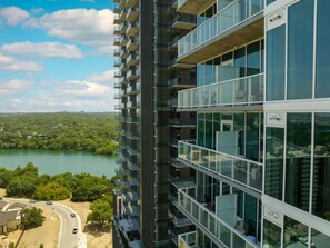 Exterior - Luxury Rainey Condo • Pool & Gym • Walk to Bars (Austin)