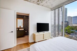 1 slaapkamer, een strijkplank/strijkijzer, wifi, beddengoed