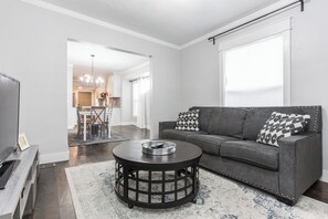 TV, offices - CityRetreat: Fenced Yard, Free Parking (Kansas City)