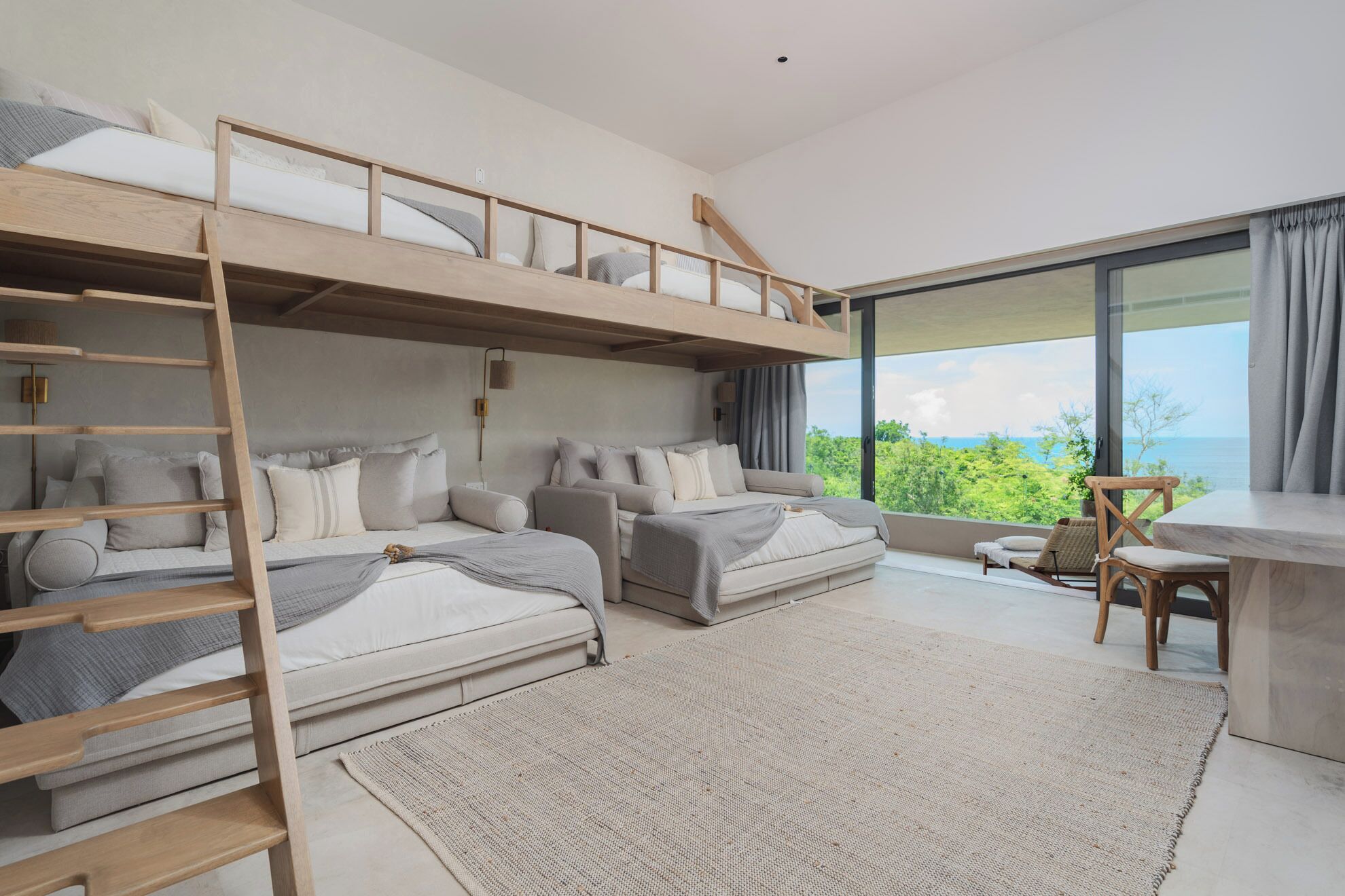 4 bedrooms, desk, free WiFi, bed sheets