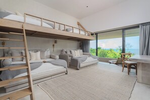 4 bedrooms, desk, free WiFi, bed sheets