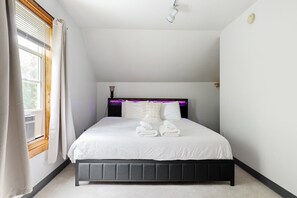 3 habitaciones, escritorio, tabla de planchar con plancha y wifi gratis