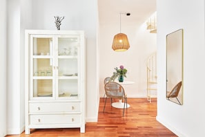 Deluxe-Apartment, Stadtblick | Esszimmer