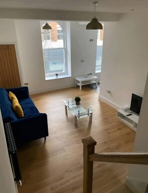 Living area - City Centre Duplex Sleeps 4 H55 (Hull)