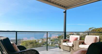 Oceanview Oasis - Close to CBD and Airport