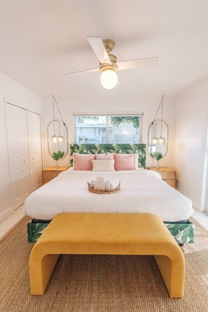 4 bedrooms, desk, WiFi, bed sheets