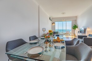 Dining - LE 3 PROMENADE AP4424 By Riviera Holiday Homes (Niza)