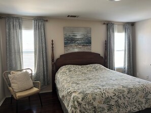 3 chambres, fer et planche à repasser, Wi-Fi, draps fournis