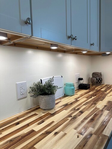 F & S Cottage : Pet Friendly + Laundry + WiFi