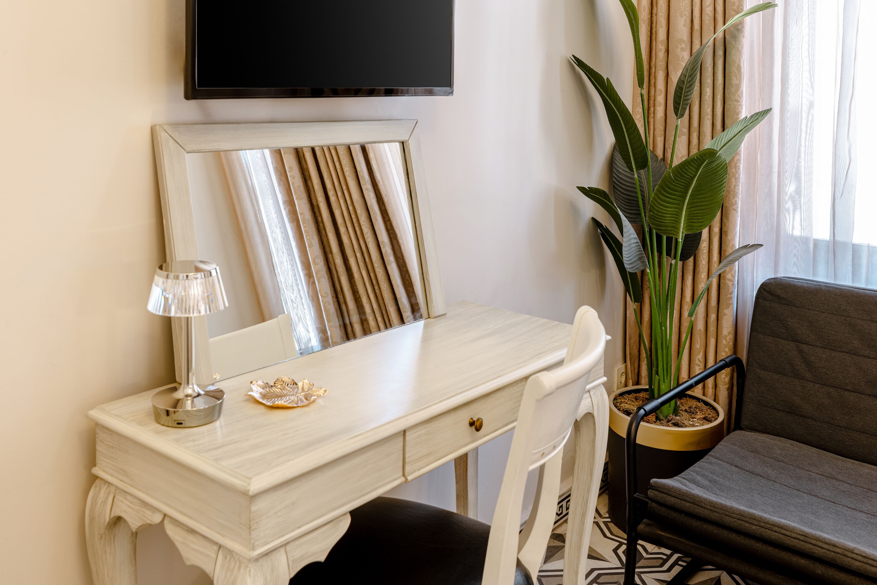 Family Room, City View
