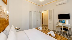 Family Room, City View | WiFi (free) - Felicity Palace Sirkeci (Istanbul)