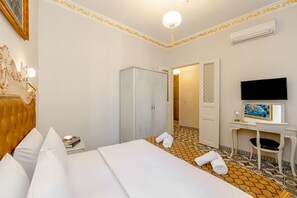 Family Room, City View | Free WiFi - Felicity Palace Sirkeci (Istanbul)