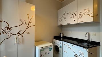 Familienzimmer, Stadtblick | Eigene Kochnische