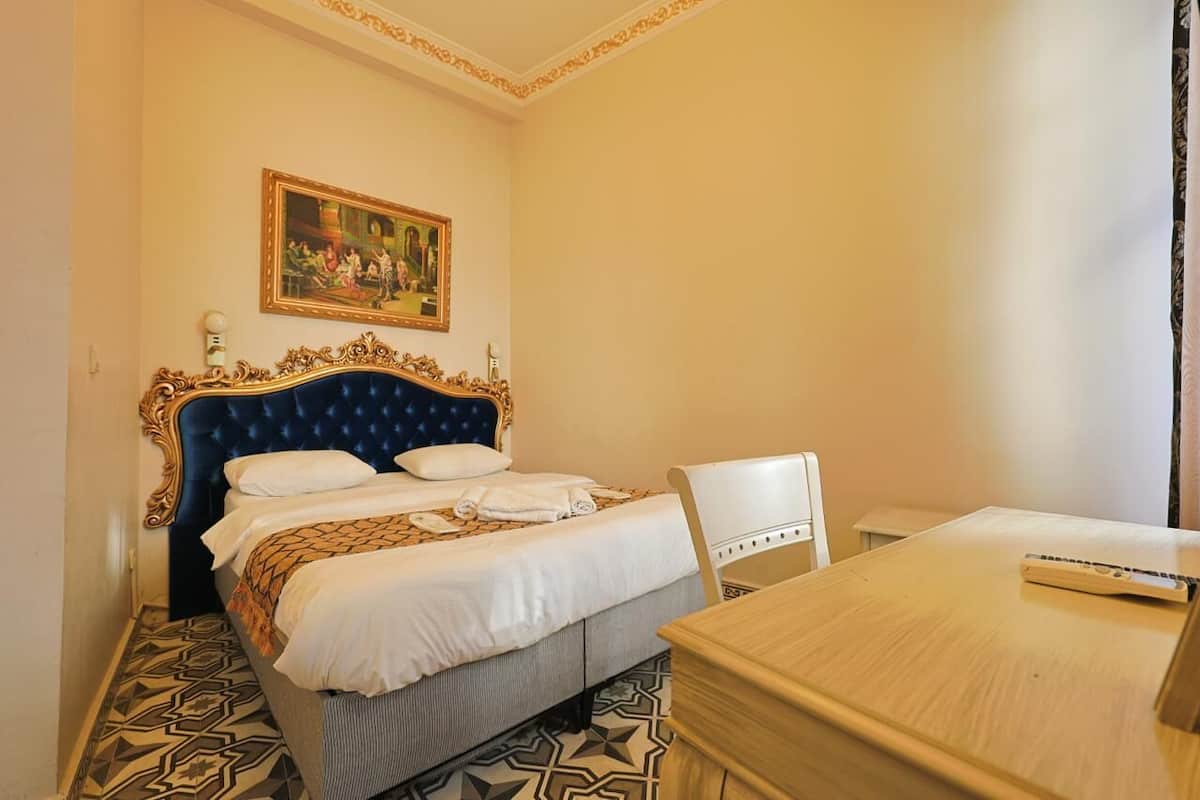 Chambre Familiale, vue ville | Wi-Fi gratuit