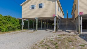 Exterior - Abaco: Oceanfront 4BR retreat in Surf City. (Surf City)