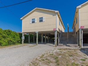 Exterior - Abaco: Oceanfront 4BR retreat in Surf City. (Surf City)