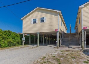 Exterior - Abaco- 4 bedroom 2 bath with direct oceanfront access (Surf City)