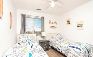 4 bedrooms, iron/ironing board, WiFi - Abaco- 4 bedroom 2 bath with direct oceanfront access (Surf City)