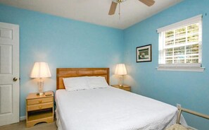 4 bedrooms, iron/ironing board, WiFi